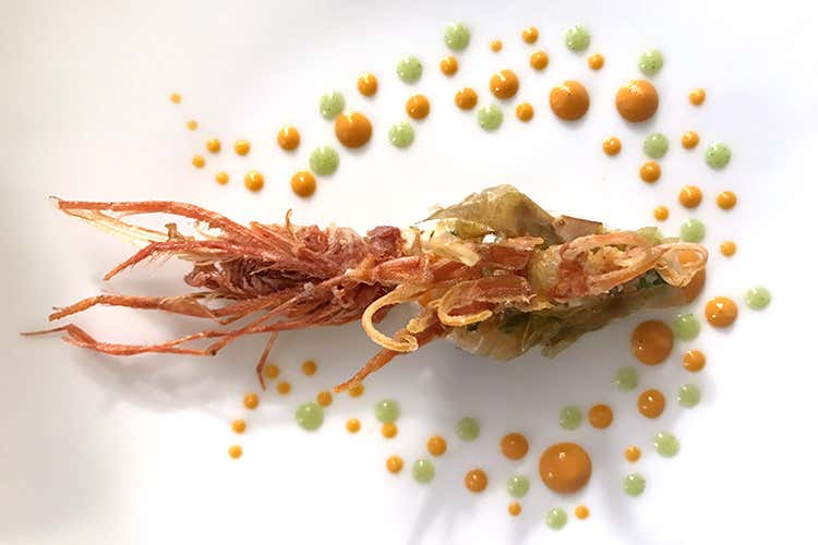 Crudo di gambero con salsa romesco, olio, basilico e carta di crostacei (Il Porticciolo, la stella sul lago che non potremo più scordare)