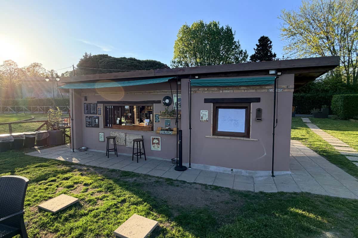 Il bar nel garden adiacente