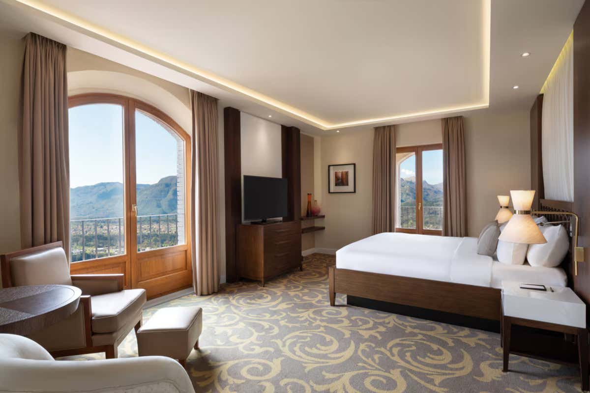 Una suite del Renaissance Tuscany Il Ciocco Resort & Spa