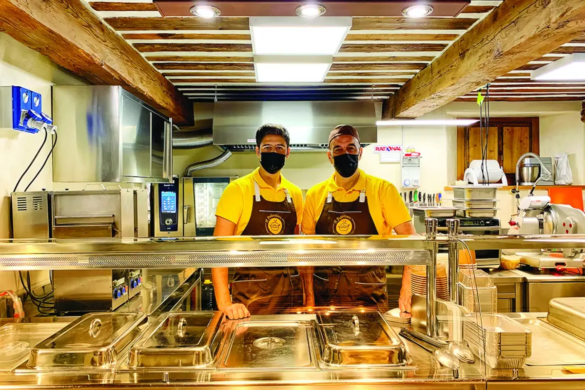 Lo staff de Il Polentiere&nbsp; Il Polentiere, take away di montagna grazie a Rational