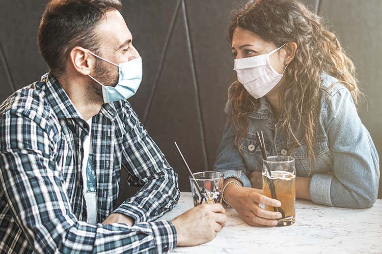 Alcuni individui sono naturalmente immuni - Perché certe persone non si infettano? La scienza spiega l'immunità naturale Alcuni individui sono naturalmente immuni - Perché certe persone non si infettano? La scienza spiega l'immunità naturale