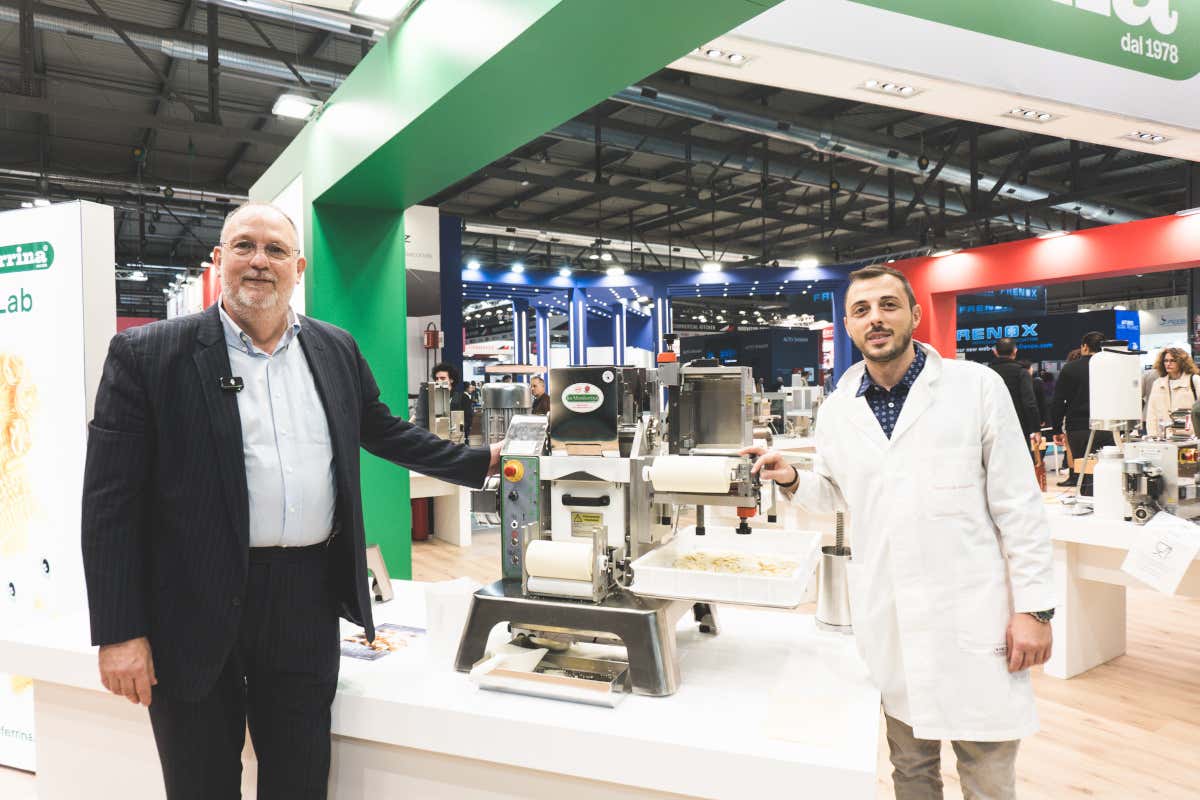 La macchina che permette di fare ravioli, gnocchi e pasta corta con un solo sistema La macchina che permette di fare ravioli, gnocchi e pasta corta con un solo sistema