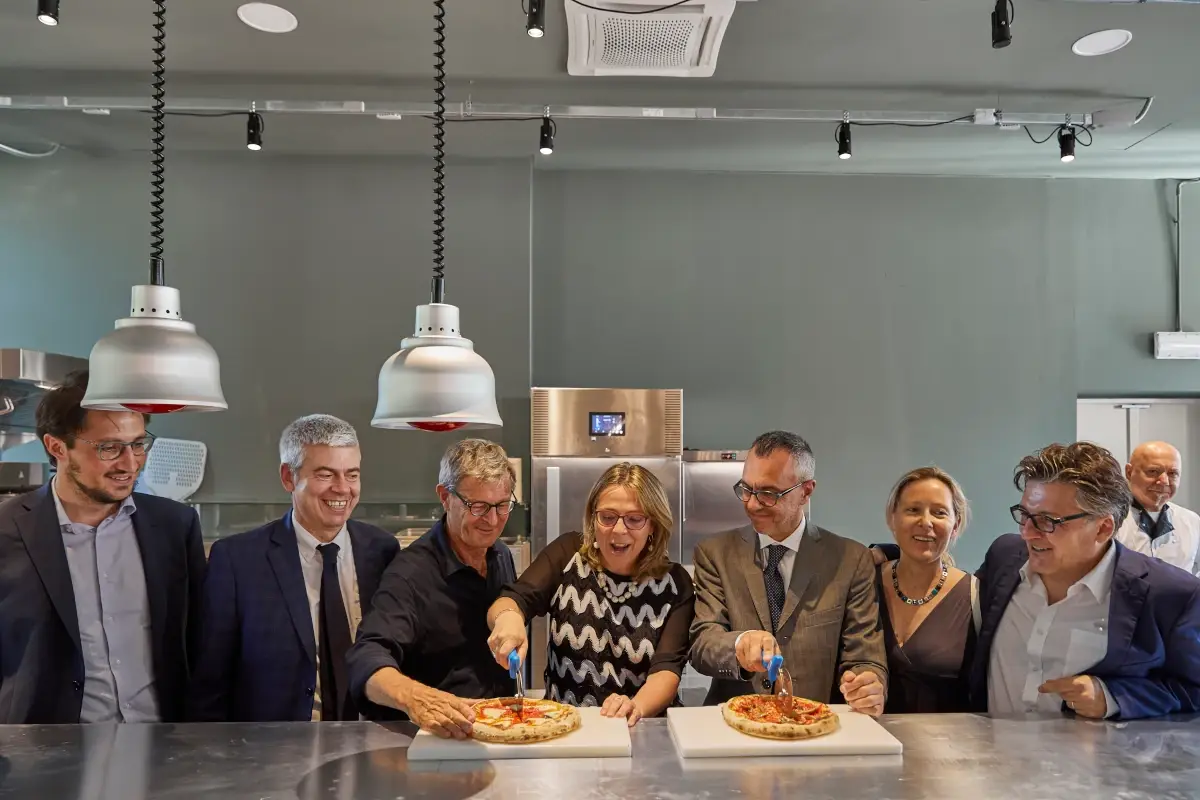 Un momento dell'inaugurazione (foto Studio Hanninen) A Milano ora c'&egrave; &ldquo;mosso&rdquo;, un Punto di comunit&agrave; per gusto, formazione e inclusione