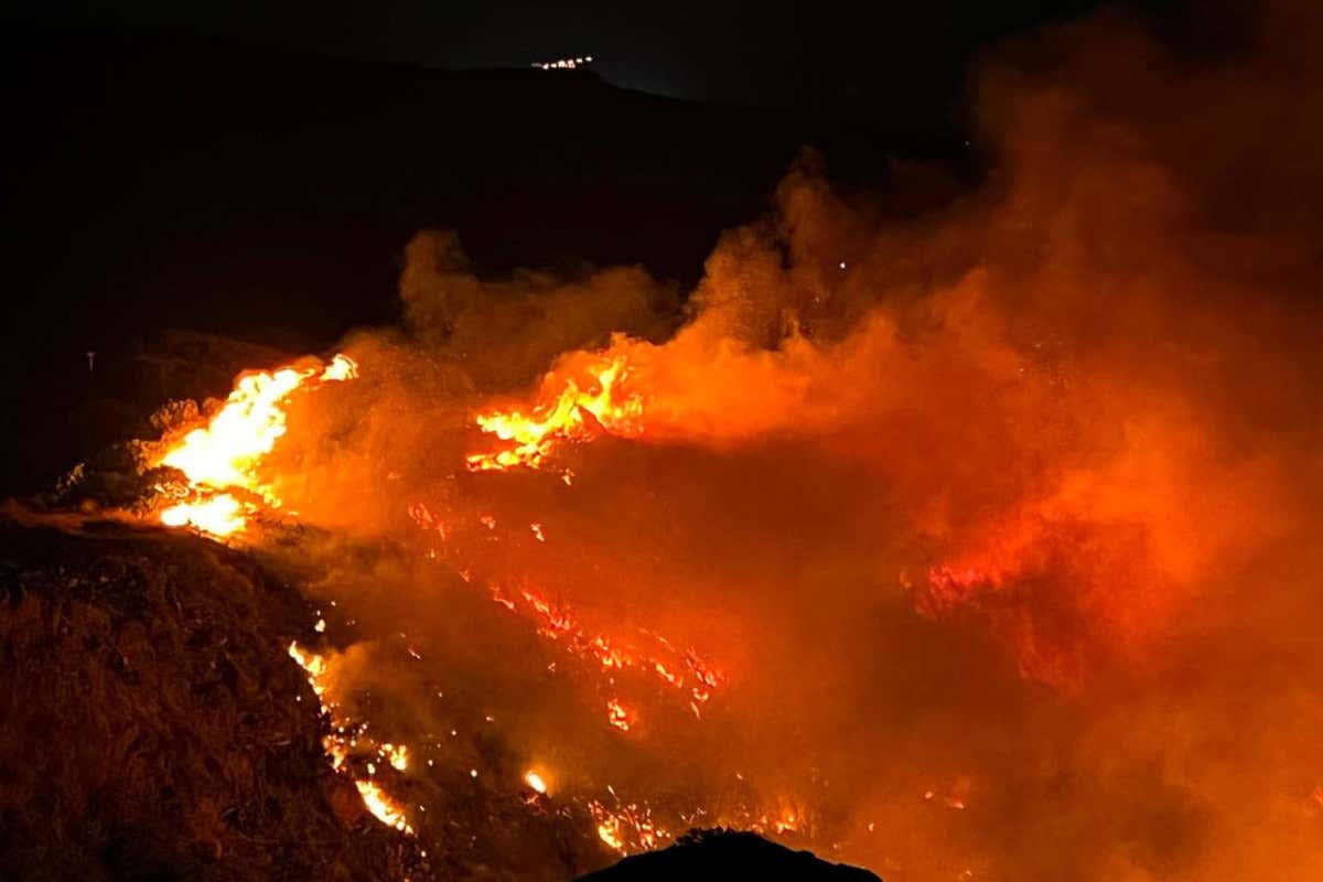 Incendi a Pantelleria, in fumo ettari di vigneti