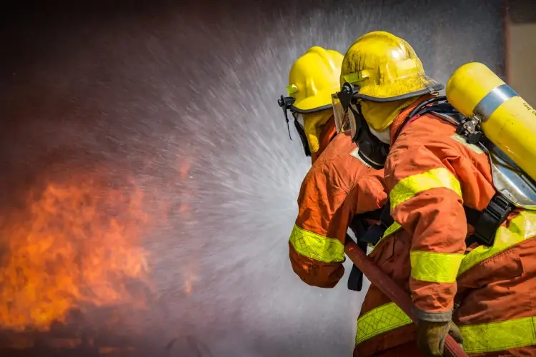 Incendio in un bar di Kostroma in Russia Russia, scoppia un incendio in un bar: morte 15 persone