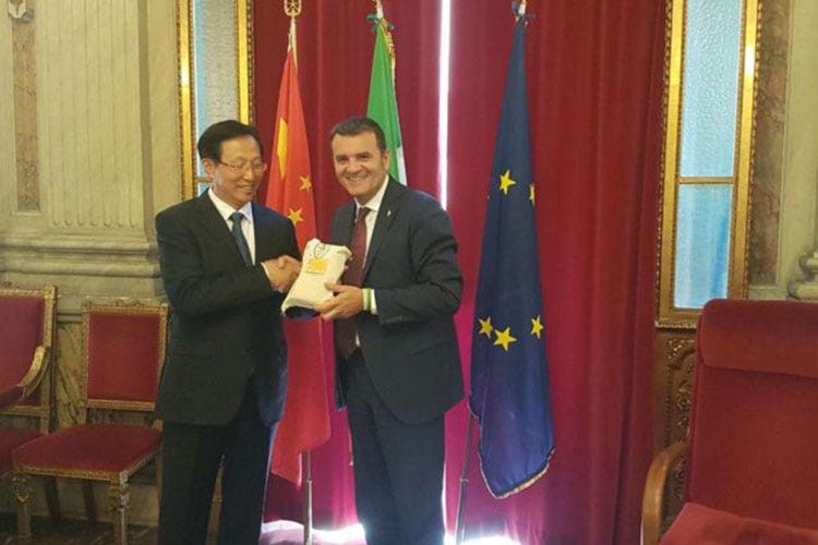 Han Changfu e Gian Marco Centinaio (Italia e Cina si incontrano a Roma Patti bilaterali per l'agricoltura)