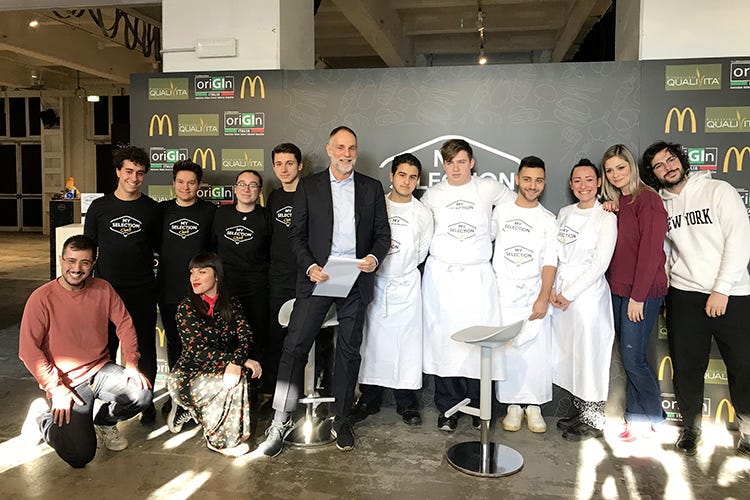 I team del Giovanni Falcone e Carlo Porta (L'incontro tra Dop e Igp e i giovani grazie al contest My Selection Chef)