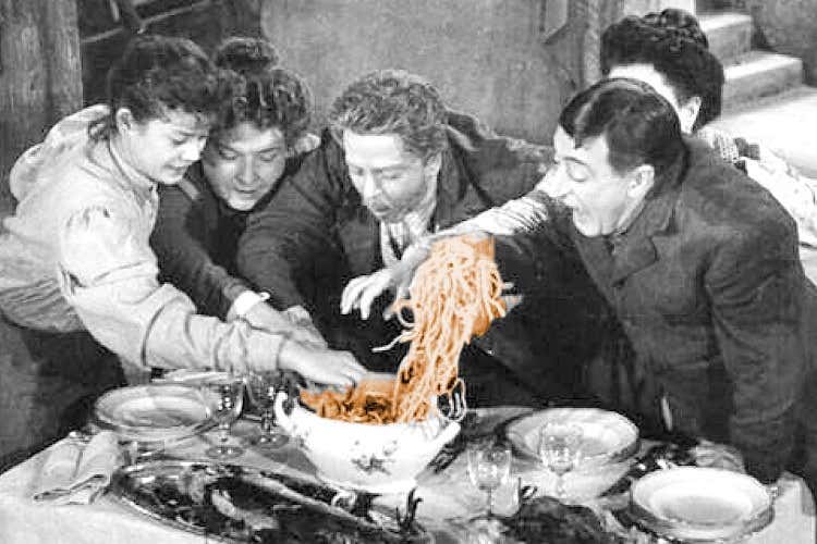 Gli italiani amano due cose... l'altra è la pasta