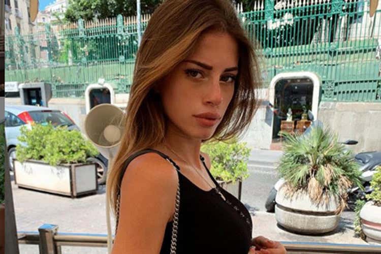 Chiara Nasti (L’influencer che non beve acqua in ospedale per dolori di stomaco)