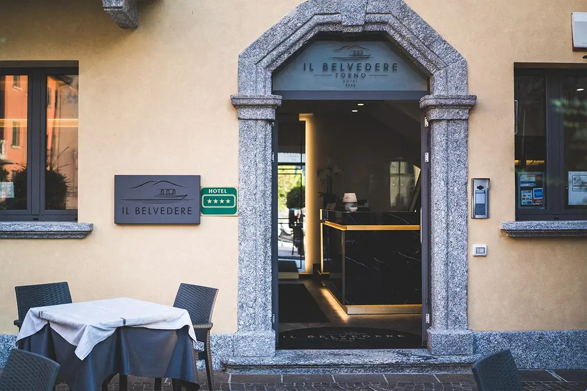 Il Belvedere “Nati per stare insieme” sul lago al Belvedere di Torno