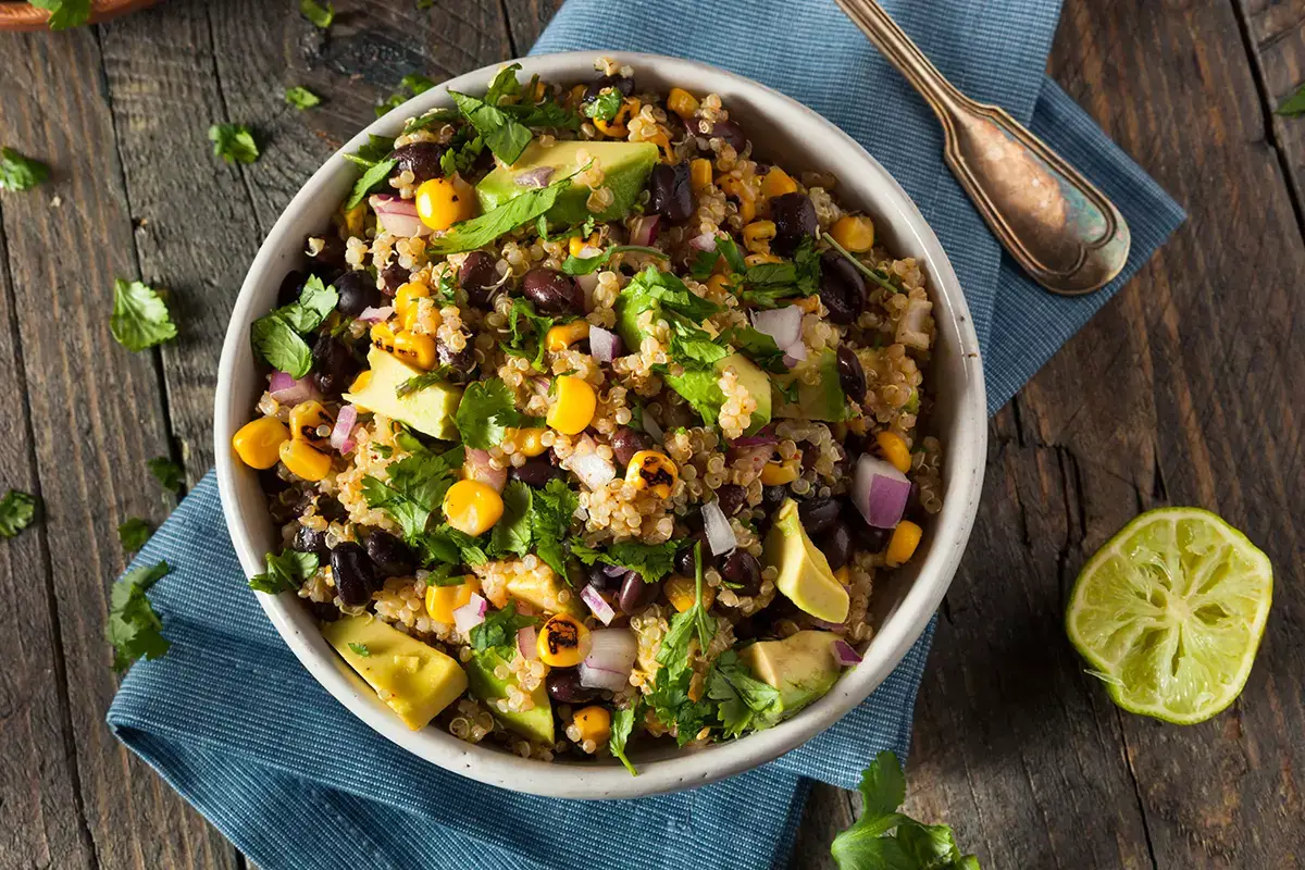 L&rsquo;insalata di cereali perfetta per la spiaggia Il perfetto pranzo in spiaggia? L&rsquo;insalata di cereali integrali