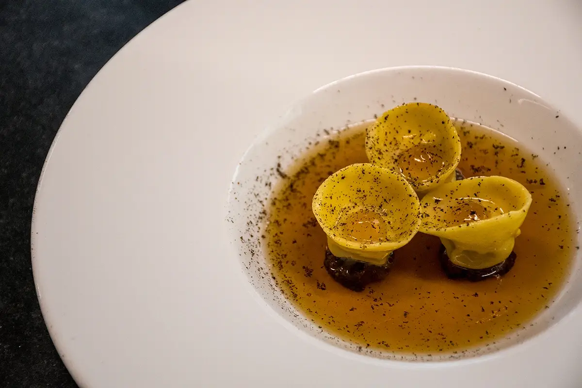 Gli insoliti tre Mi piace o non mi piace… Mai provato una cena al buio?
