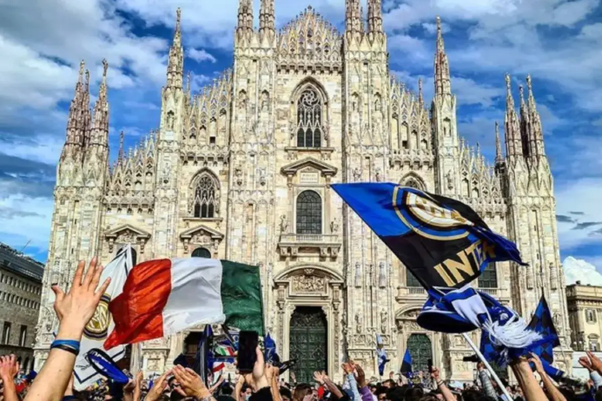 La festa interista di domenica (foto: Sky Sport) Festa Inter, rischio recidiva Un danno a bar e ristoranti