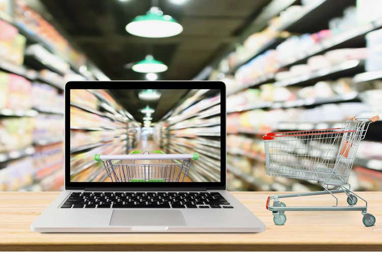 Con Internet è cambiato anche il modo di fare la spesa (Il mezzo secolo di InternetUn italiano su 3 ordina cibo online)