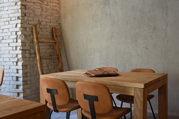 Carter Oblio, spazio essenzialecon piatti dal cuore caldo Carter Oblio, spazio essenzialecon piatti dal cuore caldo