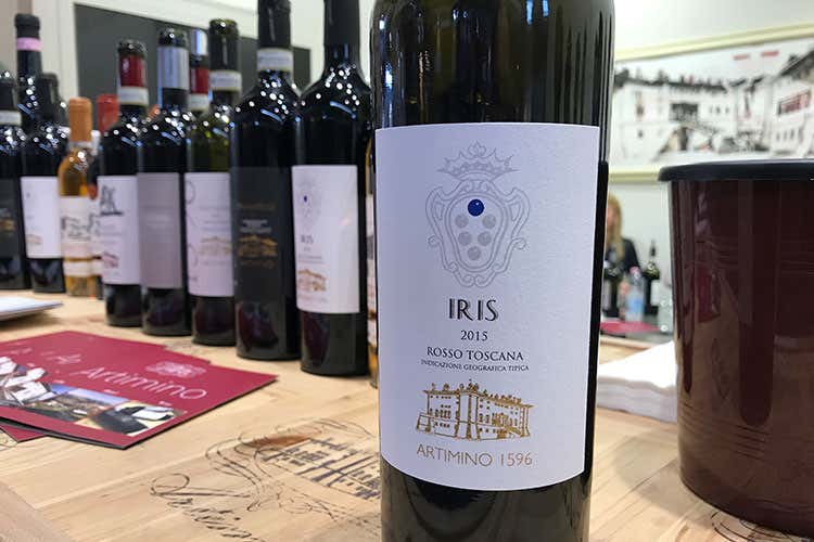 (Iris 2015 di Tenute di Artimino Blend di Cabernet Sauvignon e Merlot) (Iris 2015 di Tenute di Artimino Blend di Cabernet Sauvignon e Merlot)
