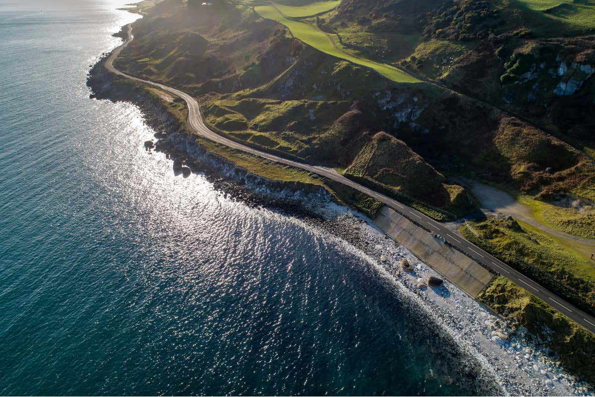 Irlanda da scoprire anche d'inverno  Tutto il calore dell'Irlanda d'inverno tra cottage fari e antichi castelli