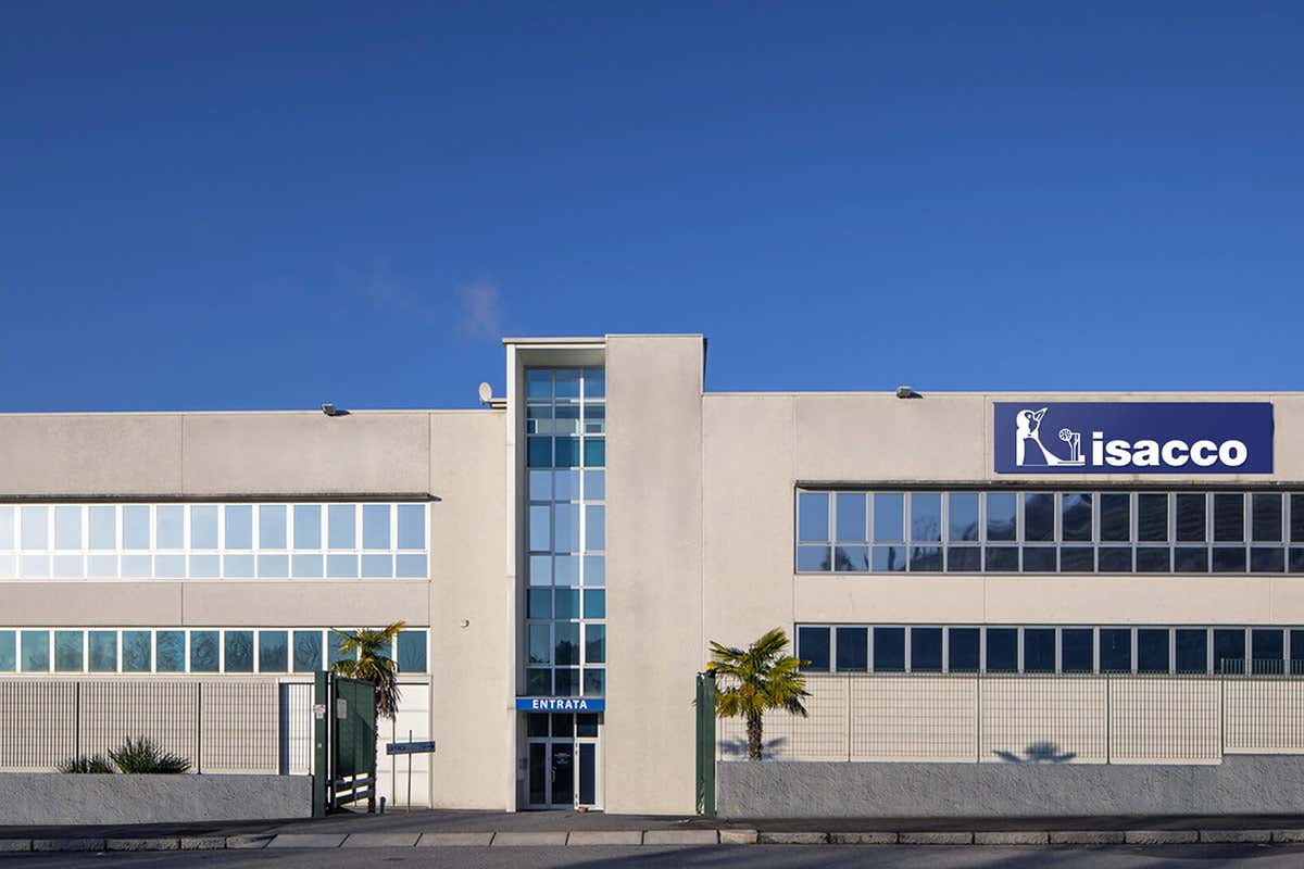 Isacco, trent’anni di esperienza nell’abbigliamento professionale Isacco, trent’anni di esperienza nell’abbigliamento professionale