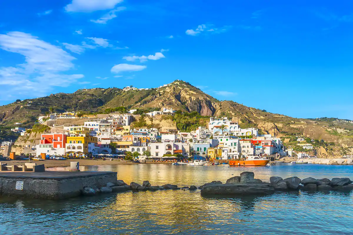 Hotel Ischia San Nicola design essenziale e natura travolgente