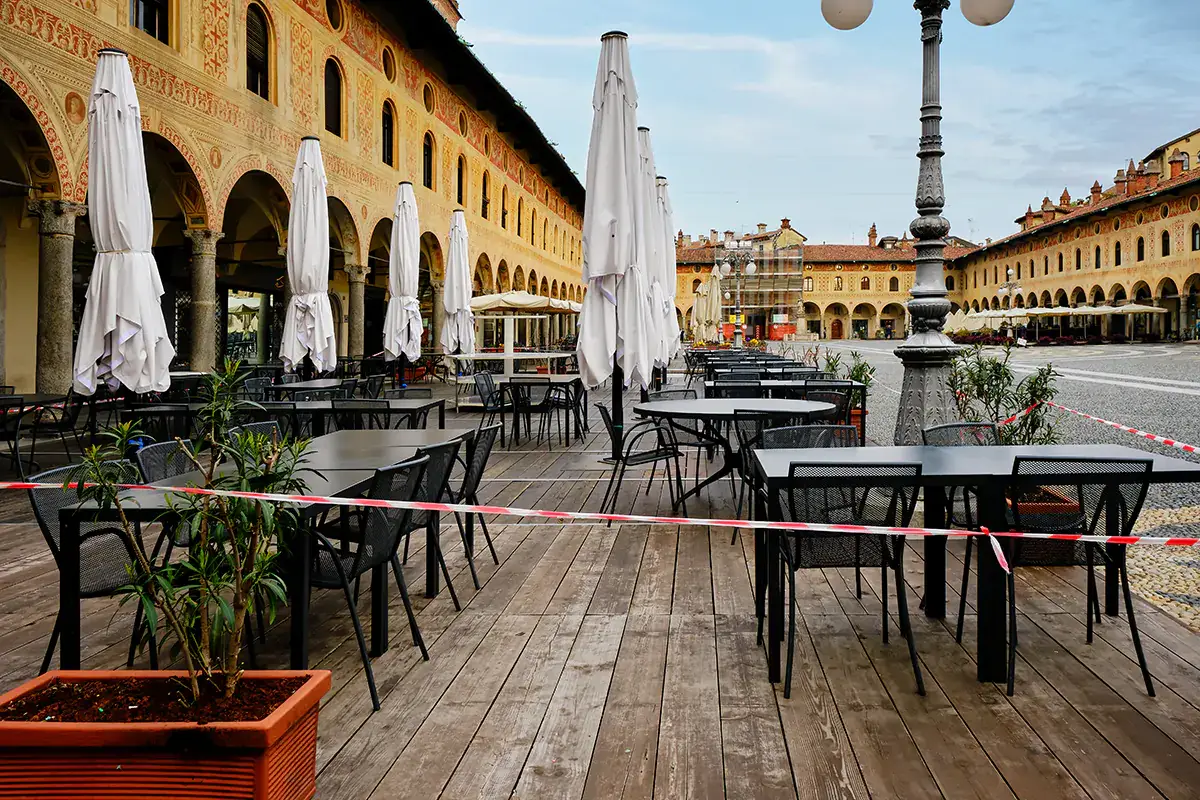 Italia verso la zona arancione? Ci si avvicinano gi&agrave; diverse Regioni L'Europa stringe sui no-vax, fra lockdown mirati e super green pass