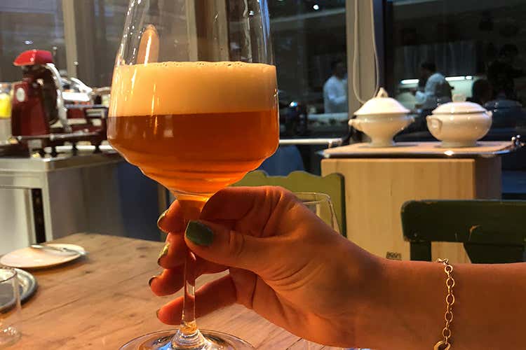 (Italian Pale Ale di Birra Moretti Aromi intensi, per un gusto tutto italiano)