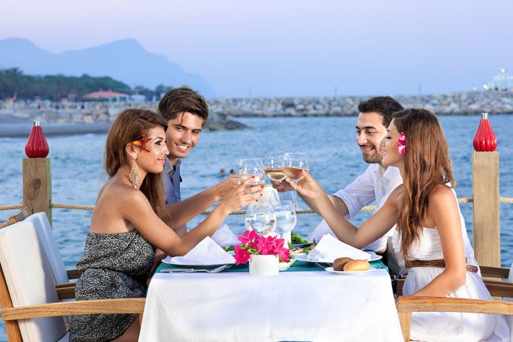 Italiani in ferie con parsimonia 
Un terzo del budget per mangiare