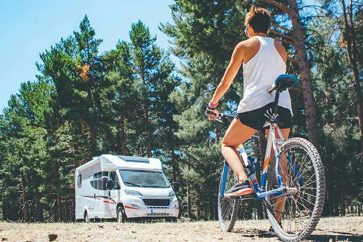 Camper e bicicletta re del turismo Quanto piace il turismo esperienziale. Itinerando lo celebra in una due giorni