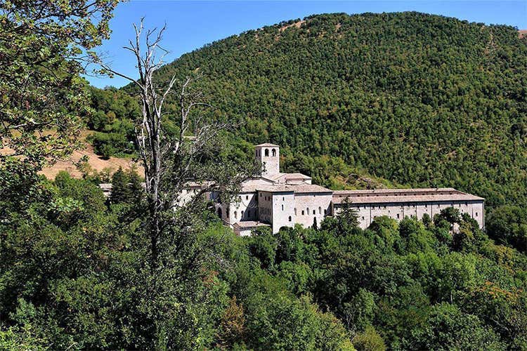 Itinerario 3, ai piedi del Monte Catria