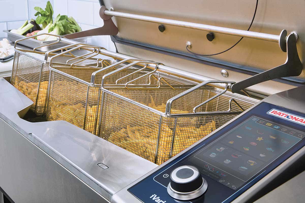 Con iVario disponibile anche il carrello dell'olio per trasportare in sicurezza l'olio per friggere iVario e iPatico, per Rational la sicurezza in cucina inizia ai fornelli Con iVario disponibile anche il carrello dell'olio per trasportare in sicurezza l'olio per friggere iVario e iPatico, per Rational la sicurezza in cucina inizia ai fornelli