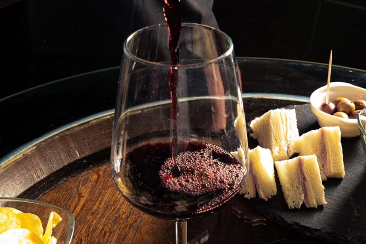 Ivo’s sconfina nel wine bar, con programmi di degustazioni e approfondimenti