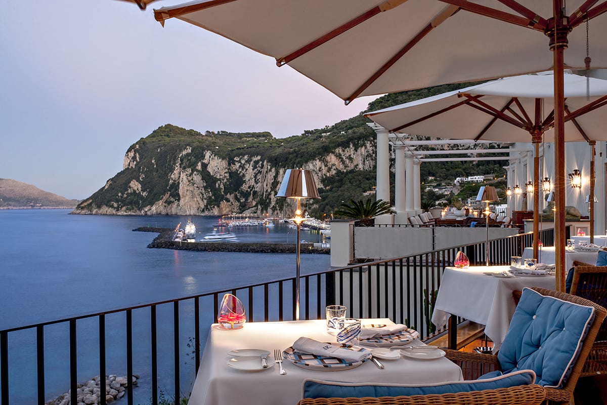 Pranzo con vista J.K. Place Capri, rifugio bianco sull’isola azzurra