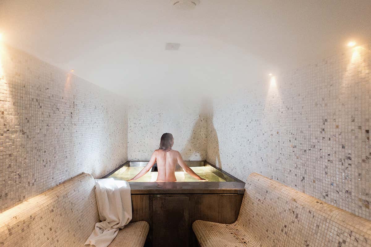 Il bagno turco J.K. Place Capri, rifugio bianco sull’isola azzurra