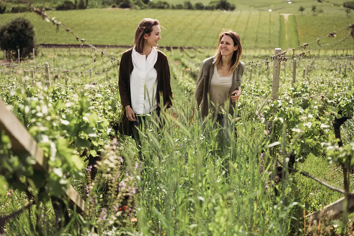Da sinistra, Julia e Karolina Walch Elena Walch presenta la Gran Cuv&eacute;e Aton, Pinot Noir Riserva 2017 Alto Adige Doc