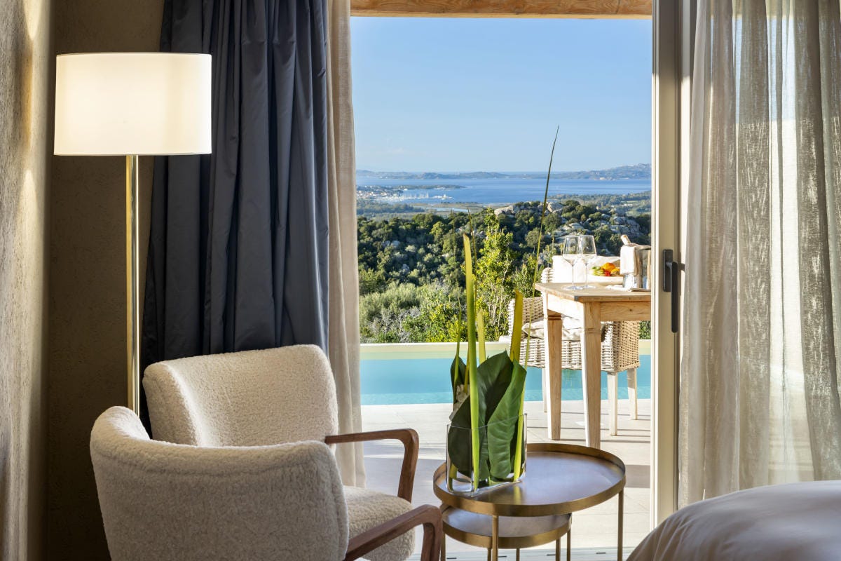 Un dettaglio di una junior suite del Petra Segreta Resort & SPA Petra Segreta: un resort tra lusso e riservatezza in Sardegna
