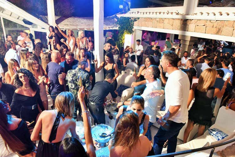 Serata al Just Cavalli di Porto Cervo (Just Cavalli Porto Cervo Via all’estate fashion)