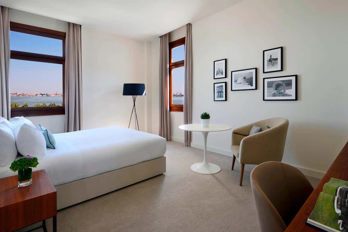 Il JW Marriott Venice Resort & Spa accoglie gli ospiti nel lusso dell'Isola delle Rose