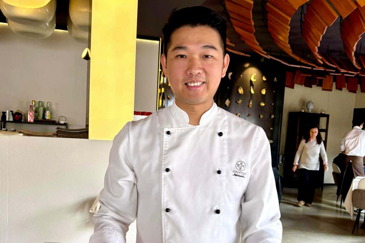 Il rito millenario dell’Anatra alla Pechinese in un ristorante vicino a Bergamo Il rito millenario dell’Anatra alla Pechinese in un ristorante vicino a Bergamo