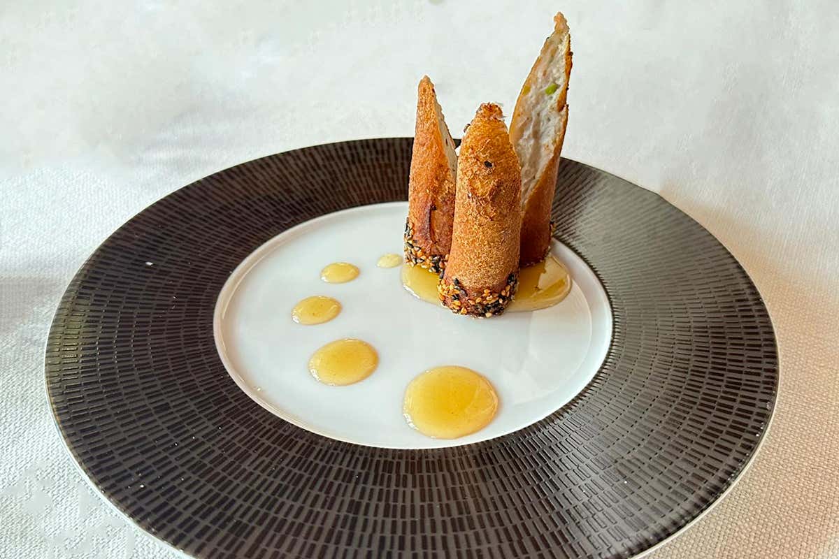 Il rito millenario dell’Anatra alla Pechinese in un ristorante vicino a Bergamo Il rito millenario dell’Anatra alla Pechinese in un ristorante vicino a Bergamo