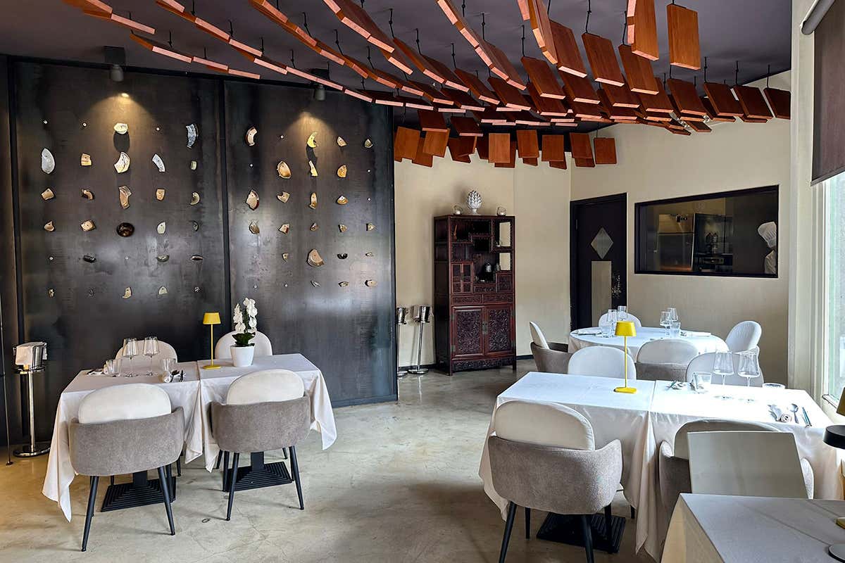 Il rito millenario dell’Anatra alla Pechinese in un ristorante vicino a Bergamo Il rito millenario dell’Anatra alla Pechinese in un ristorante vicino a Bergamo