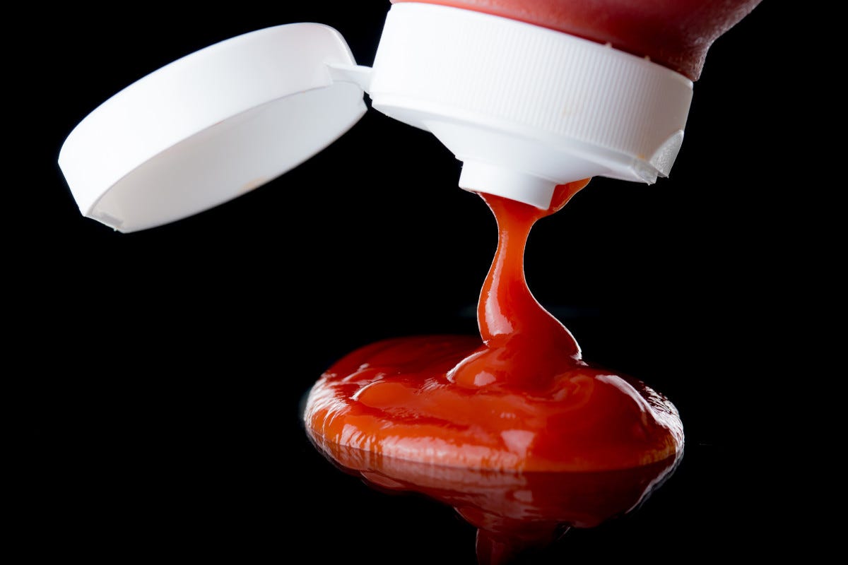 Sopravvive in mare per 24 giorni: a salvarlo il ketchup