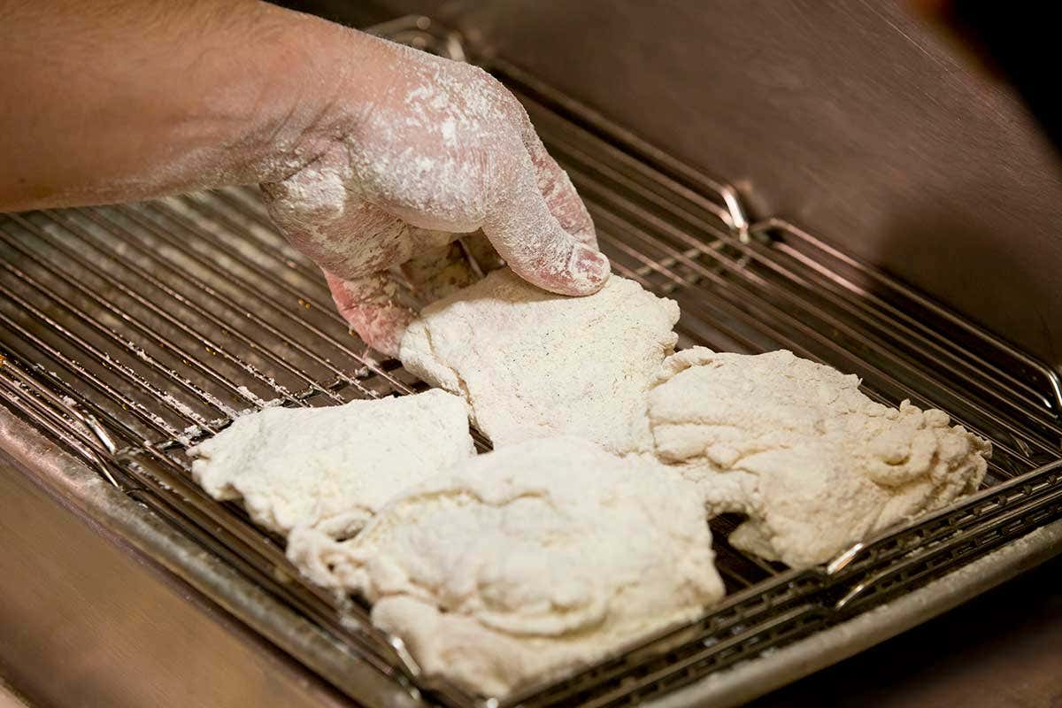 Il segreto del successo? La ricetta segreta della panatura Kentucky Fried Chicken apre le porte delle proprie cucine fast food Il segreto del successo? La ricetta segreta della panatura Kentucky Fried Chicken apre le porte delle proprie cucine fast food