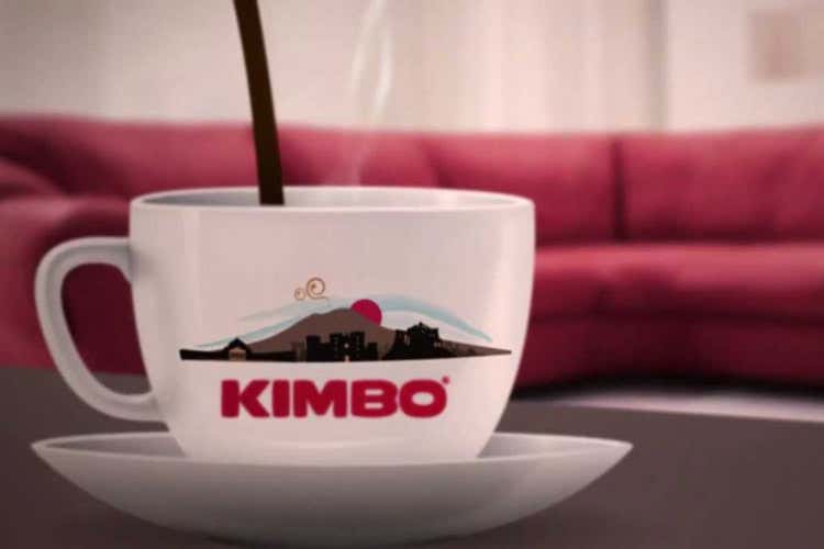 Kimbo e la citt&agrave; di Napoli, un legame indissolubile (Napoli accoglie le Universiadi Kimbo al fianco degli atleti)