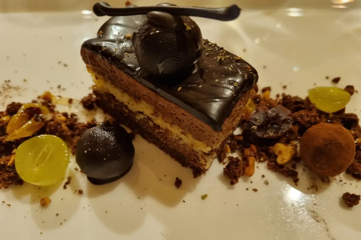 Kirani, realizzato con uva, passito e capperi, inseriti in un dolce al cioccolato &ldquo;Coltiviamo il Parco&rdquo;, Pantelleria ha celebrato le sue eccellenze