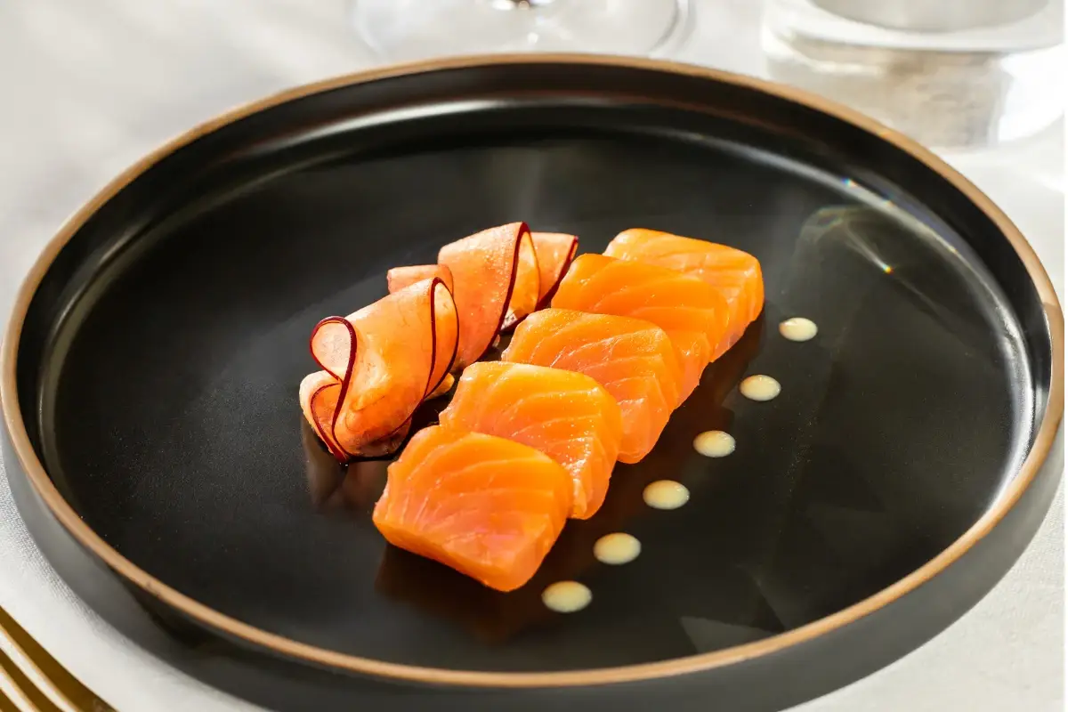 Un piatto di Salmone Coda Nera La Nef Si fa presto a dire salmone, [il coda nera &egrave; il re degli affumicati]