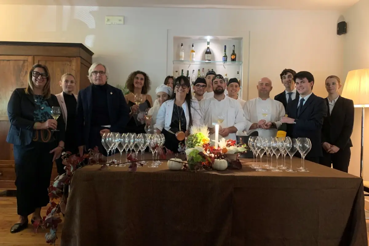La squadra de La Palta insieme a Trenta Editore&nbsp; La Palta di Isa Mazzocchi: quando la Provincia diventa una risorsa