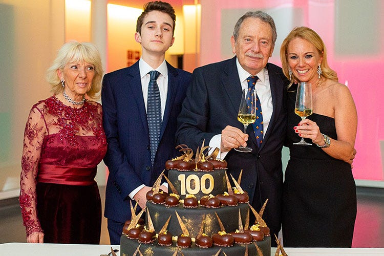 La torta per celebrare i 100 anni de La Scolca (La Scolca celebra i suoi 100 anni)