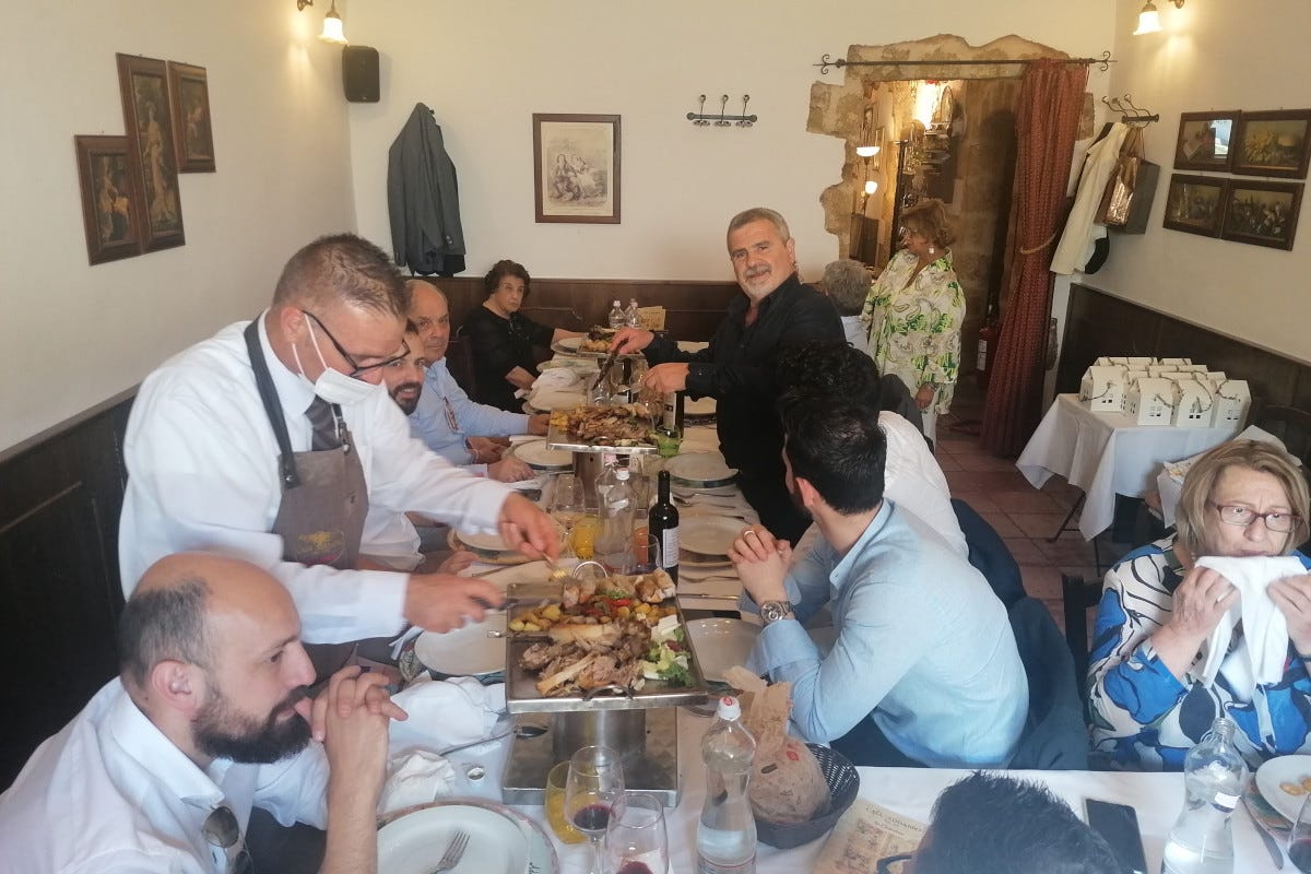 La Cicerchia  Vieni a Natale in Puglia: ecco cosa si mangia al ristorante