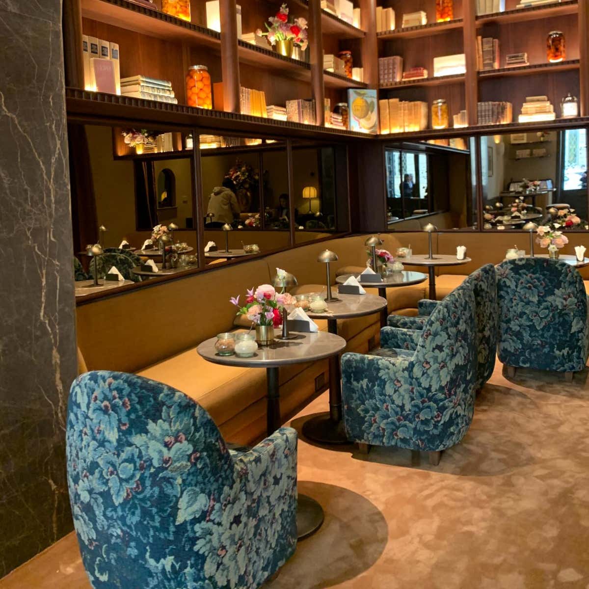 Romanengo 1780 apre La Corte Manzoni: il nuovo salotto del gusto a Milano Romanengo 1780 apre La Corte Manzoni: il nuovo salotto del gusto a Milano