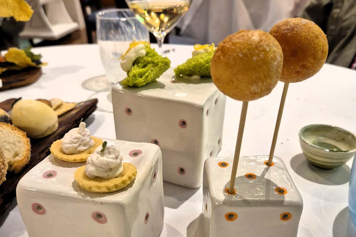 Lollipop, mini tartellette e piccole spugne edibili