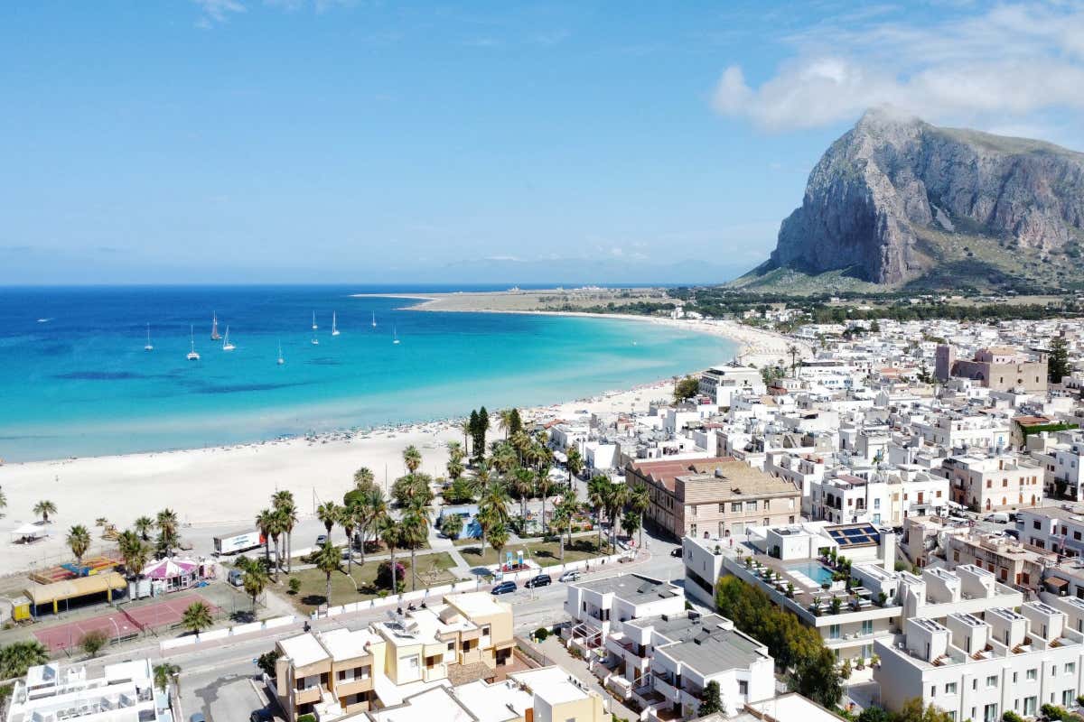 «Volevo tornare a guardare il mare»: La Mantia riparte da Agape a San Vito Lo Capo «Volevo tornare a guardare il mare»: La Mantia riparte da Agape a San Vito Lo Capo